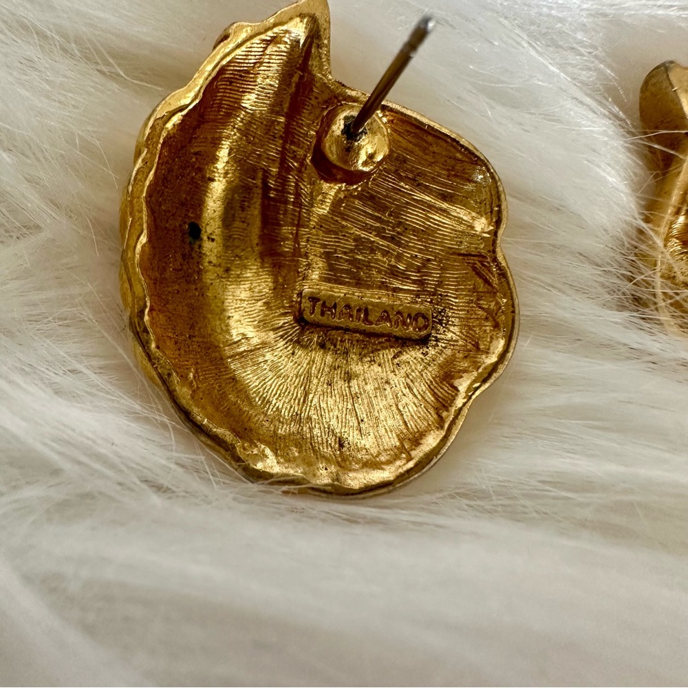 1.25” Vintage THAILAND Chunky Gold Tone Industrial Spiral Pierced Earrings - Picture 2 of 6